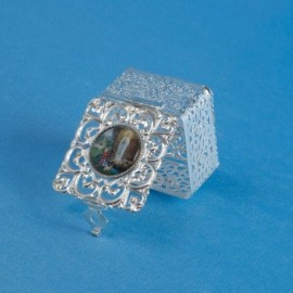 Boîte métal Apparition